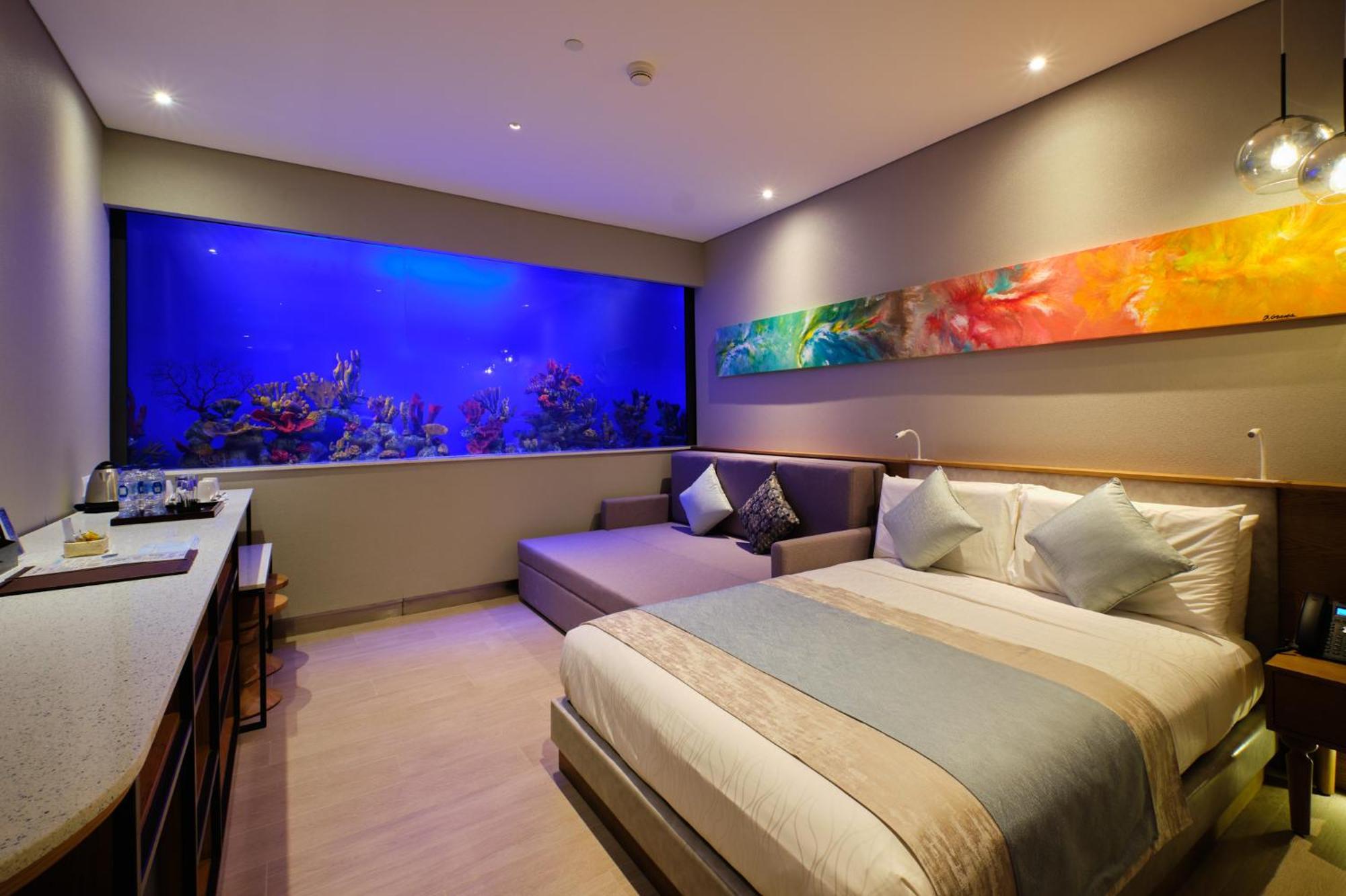 Hotel H2O Manila Exterior photo
