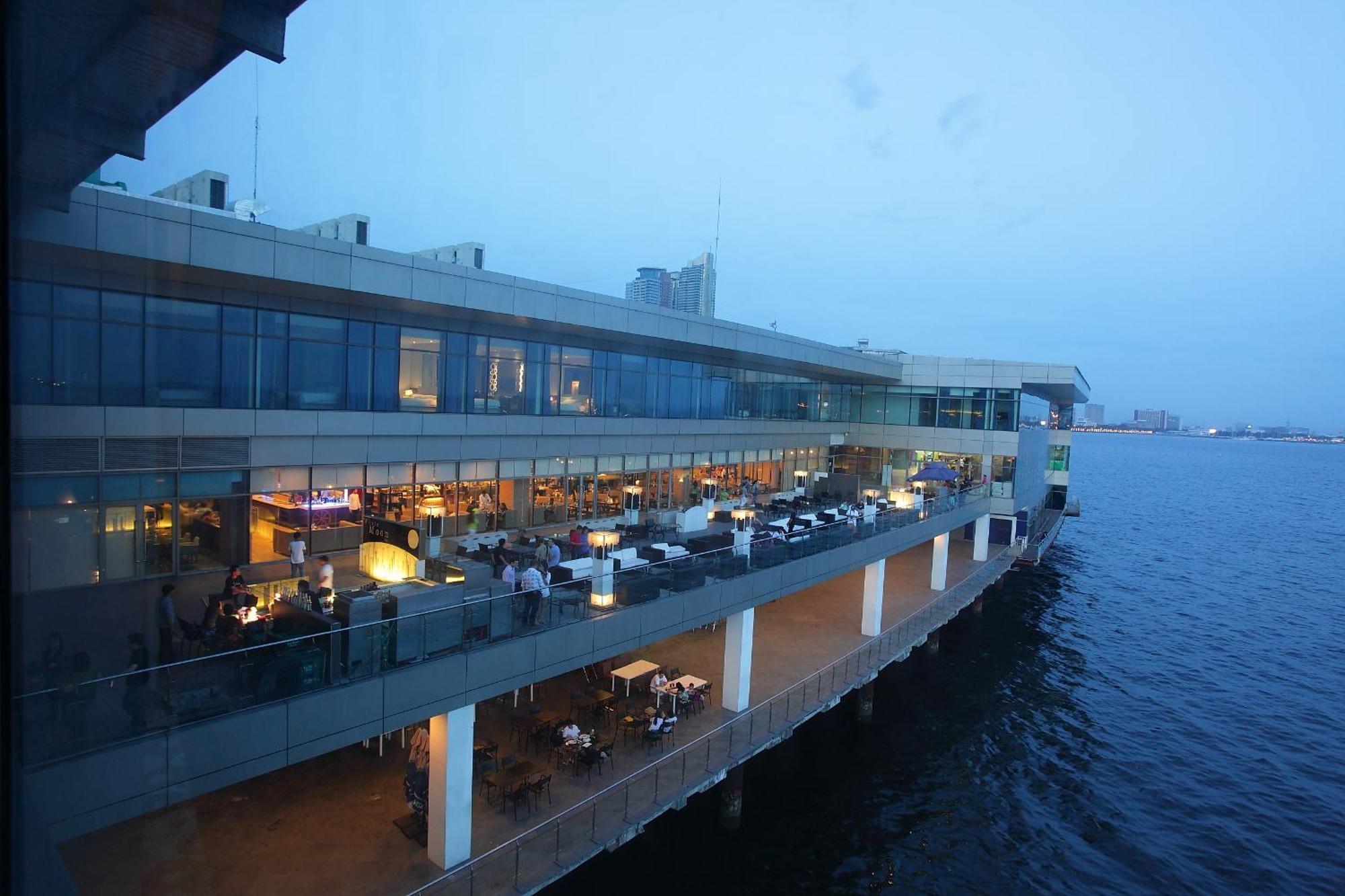 Hotel H2O Manila Exterior photo