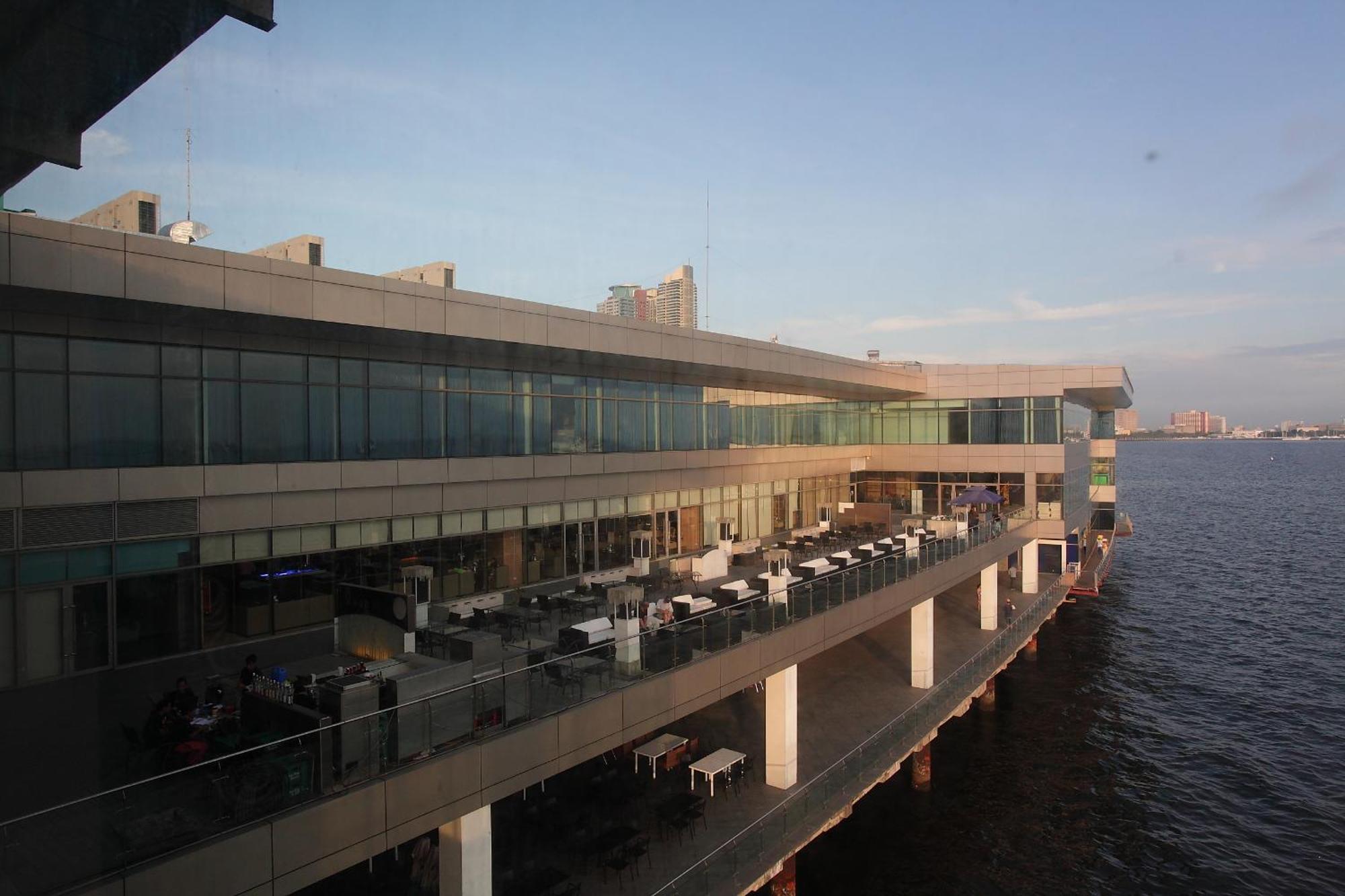 Hotel H2O Manila Exterior photo