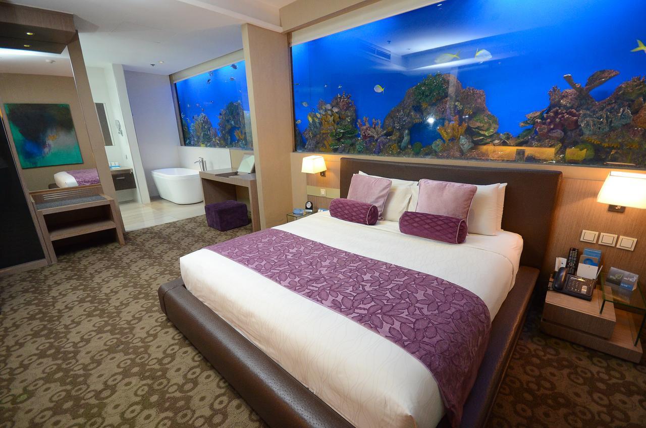 Hotel H2O Manila Exterior photo