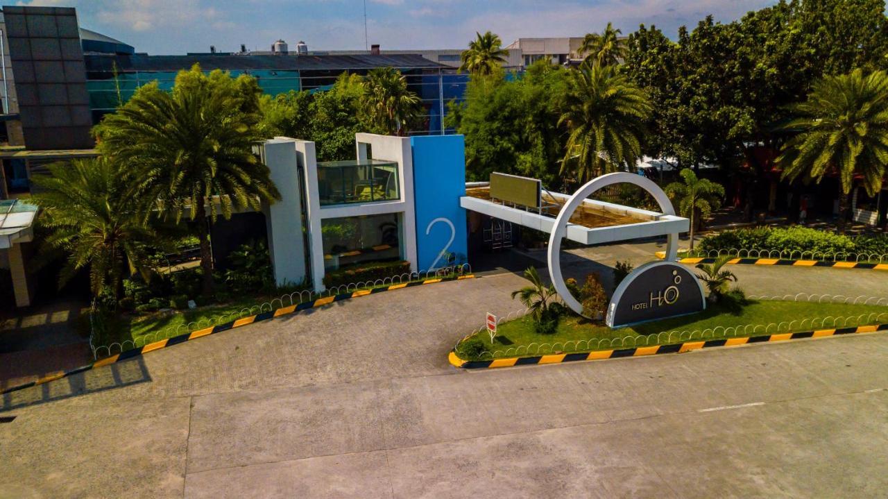 Hotel H2O Manila Exterior photo