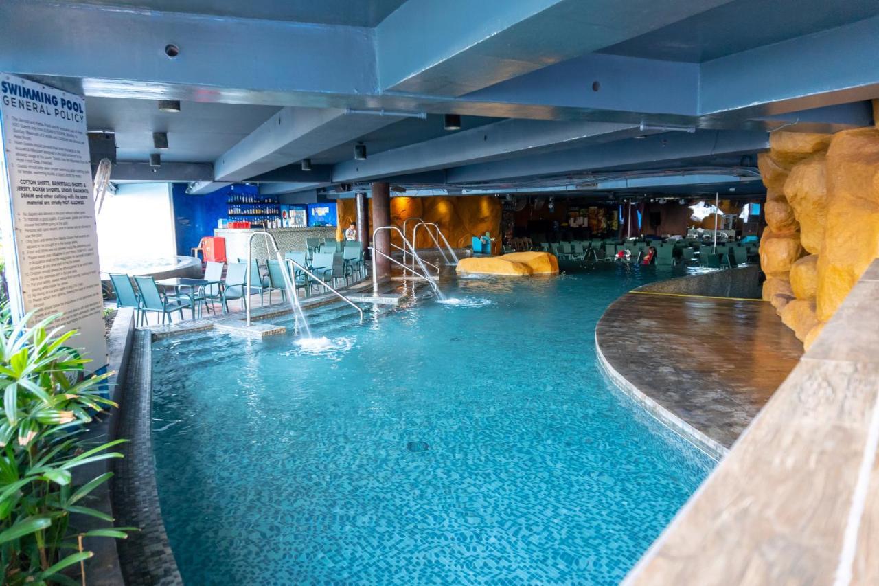 Hotel H2O Manila Exterior photo
